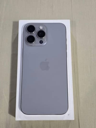 iphone 15 pro max 256 gb in mint condition