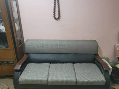 ‎7 Seater Sofa Set - Comfortable & Well Maintained