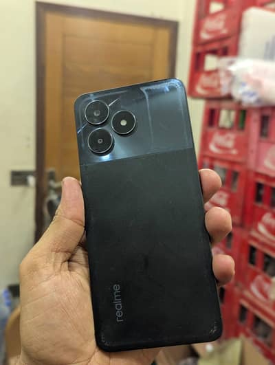 assalamualaikum I am selling my phone realme c51 with box (4+4) 128