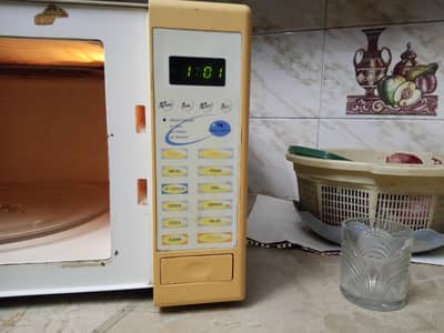 microwave in good condition