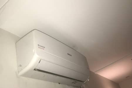 Orient A. C 1 Ton Very Clean Condition