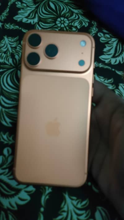 IPhone 17 Pro Max Box Open