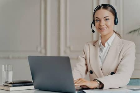 computer managment office Female Assistant