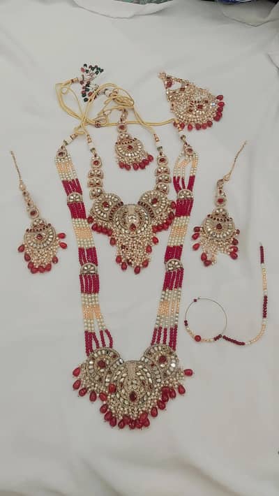 Timeless elegant beautiful kundan jewellery pieces