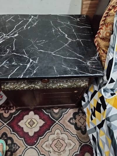 king size bed with side tables