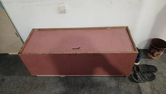 side tabel 4 feet by 1.5