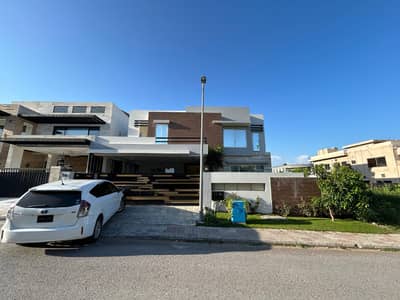 2 kanal house green lawn 9 bedroom phase 3 bahria town Rawalpindi rent