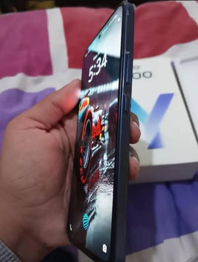 Y100 256GB 8+8Ram Snapdragon