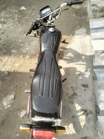 Honda CD70 2024