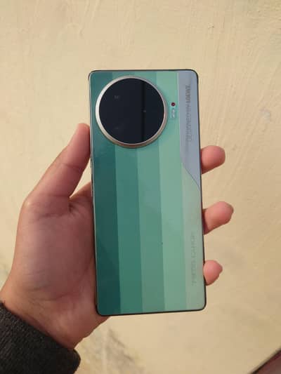 camon 13 pro 5g. 12+12.256