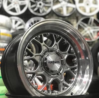 Rotiform rim with tyre