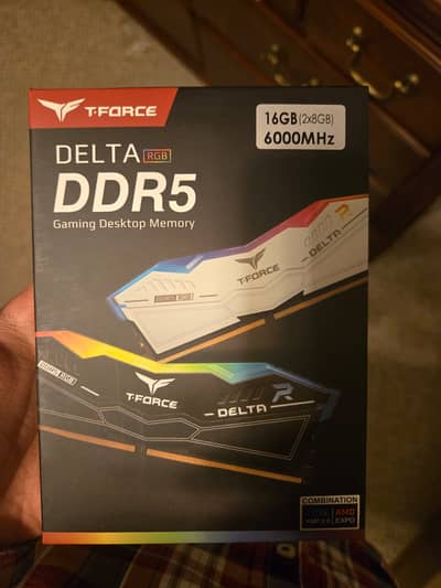 ASUS B650E MAX GAMING WIFI W+ Tforce delta ddr5 16GB ram