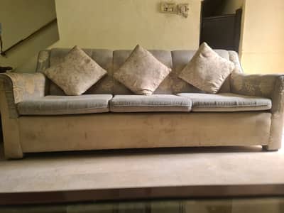 5 seater Sofa Set with cushions