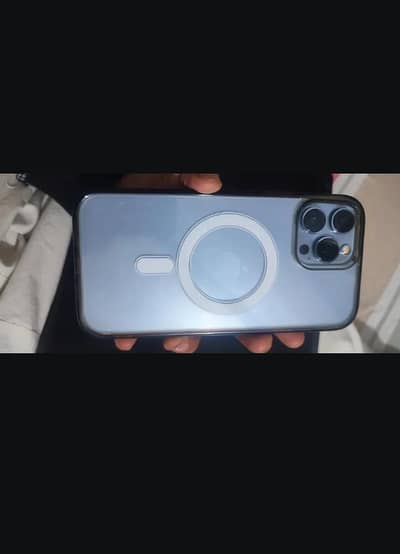 iphone 13 pro max look like new