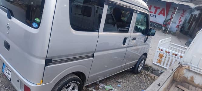 Nissan clipper nv100 first owner 2021 model 25 import December and reg