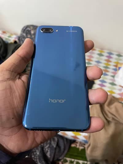 Huawei Honor 10 mobile in good condition pta approved 4/128