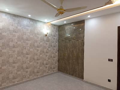 5 Marla House In Golf View Lane For rent At Good Location