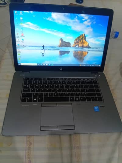 HP Elitebook 840 G2 - i5 5th generation 4gb/256gb
