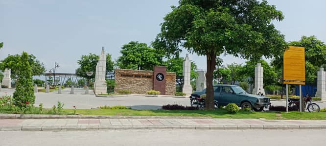 DHA Phase 5, Sector C Corner Plot . Main blvd ,top of the line location , best time for the investors