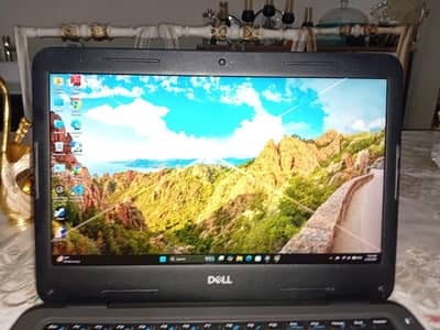 Dell Latitude 3300 | i5 8th gen | 8/256GB SSD | 13.3''TouchScreen