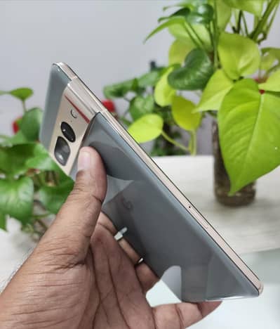 Google pixel 7PRO Non PTA with Box