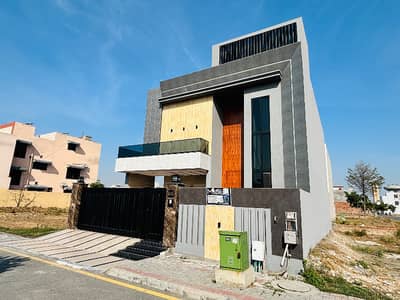 Main Boulevard with Service Road 10 Marla Designer House for sale