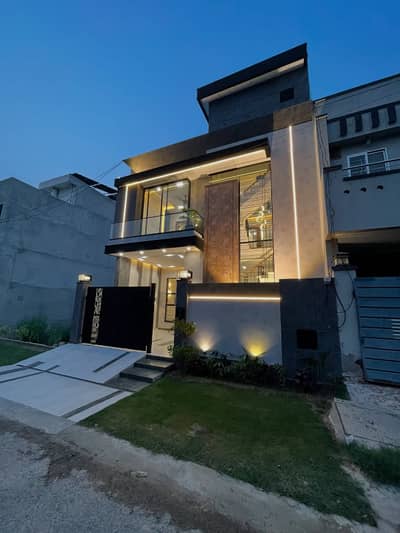 7 Marla brand new house available for rent in Bahria town phase 8