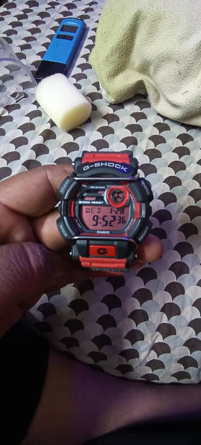 CASIO g shock GD-400-4
