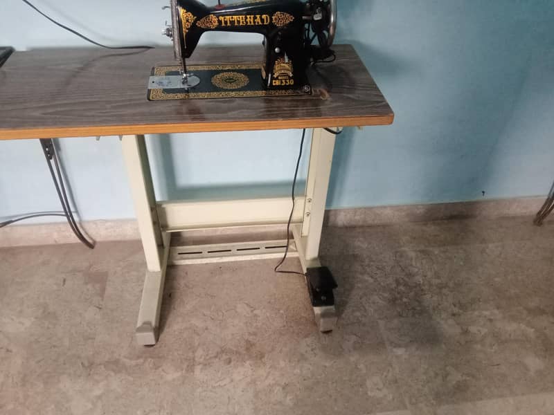 SEWING MACHINE STAND (Without Machine) 0