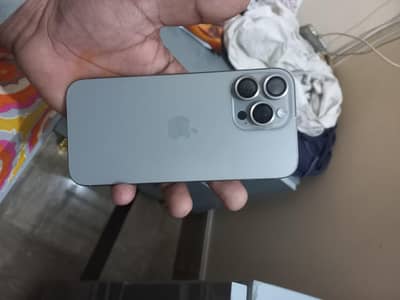 iphone 16 pro max 10/10  condition