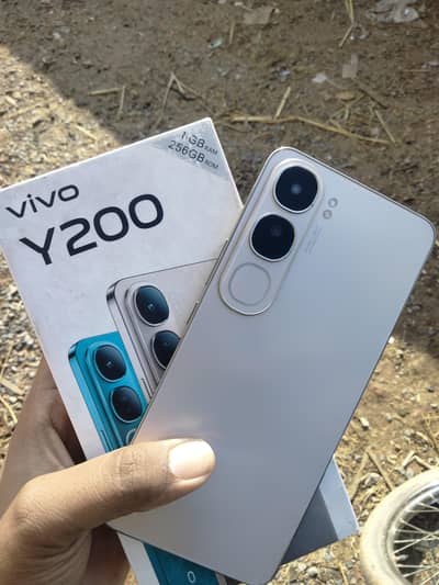 Vivo y200