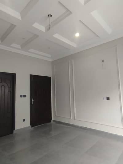 10 Marla Brand New House Available For Rent