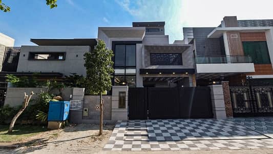 10 MARLA "BRAND NEW" HOUSE FOR SALE