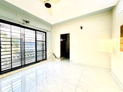 1 KANAL HOUSE AVAILABLE FOR RENT "WITH BASEMENT + SWIMMING POOL"