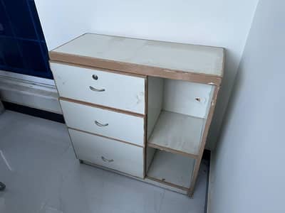 drawers with bookshelves