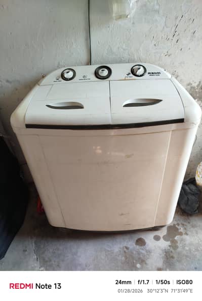 Waves Semi automatic washing machine