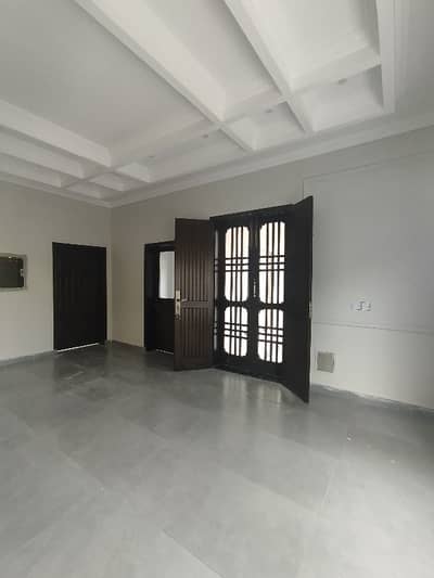 10 MARLA BRAND NEW HOUSE AVAILABLE FOR RENT