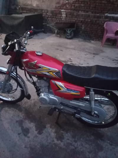 Honda 125  2025 model good bike har chez ok hai  03185257599 whatsapp
