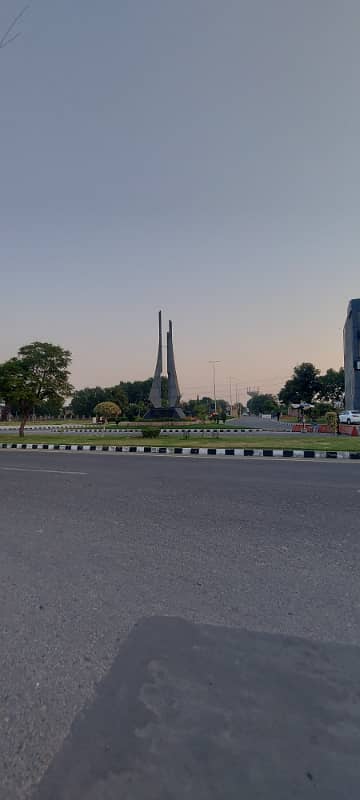 8 Marla Downtown 3 Floors building For Rent