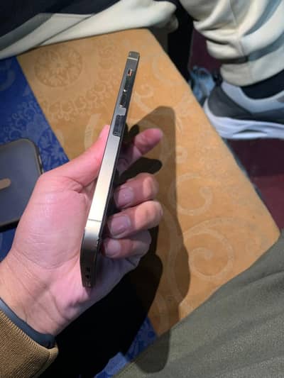 Iphone 13 pro max factory unlock 128gb waterpack Gold condition 10/10