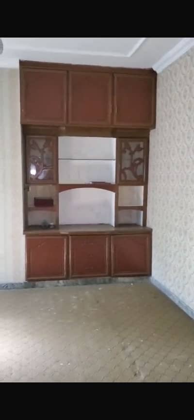 10 merla lower portion for rent in rizwan garden
