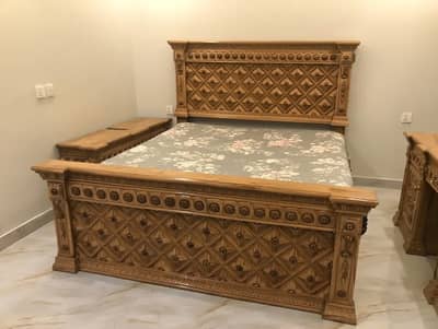 used bed set almost new for sale