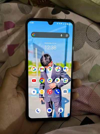 All ok ha no open with box and charger  vivo v21e 10by10 no shade