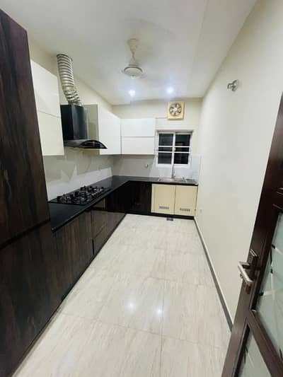 6 MARLA GHAR LIKE NEW OFFICE FOR FAMILY