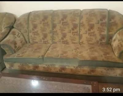 5 seater sofa big size condition 8/10 no damage  for sale