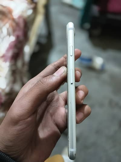 I phone 7 non pta original phone bettery health 78% all Okk ha