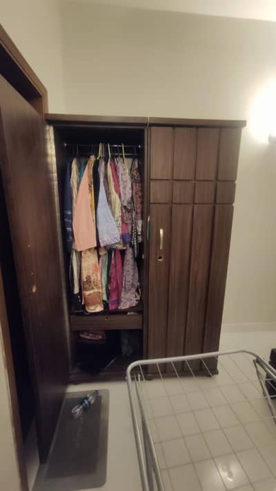 3 door wardrobe