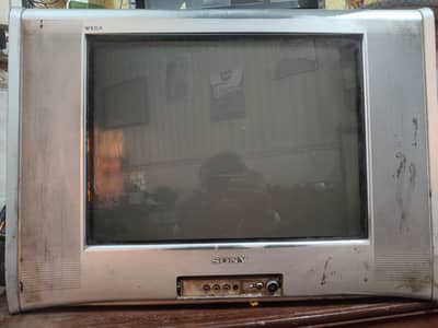 used tv everything is working