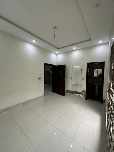 8 MARLA SECOND FLOOR AVAILABLE FOR RENT