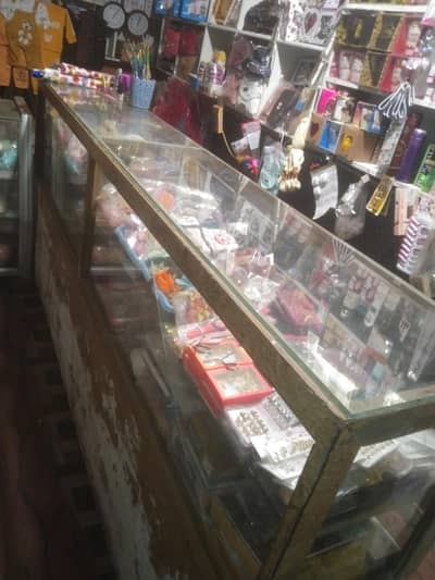 cholri shop ka koanter hai argent seel size 9 by 5 ka